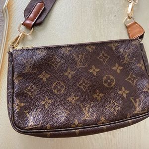 Louis vuitton medium pochette bag